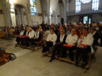 Les choristes attentifs