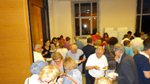 Les spectateurs et les choristesse restaurent 2