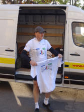 Distribution des maillots par le Grand Chef