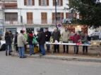 L'équipe de vendeurs sur la place du marché