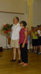 Remise des fleurs à Agnès par Le Président